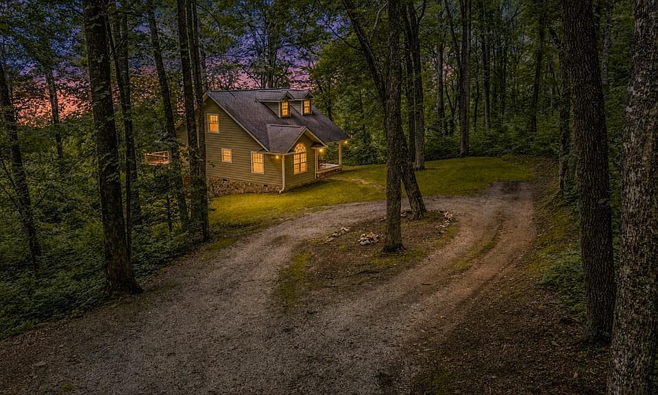 1st image of 390 Overlook Rd