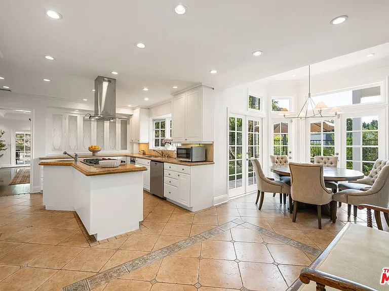 9023 Alto Cedro Dr — Photo 28