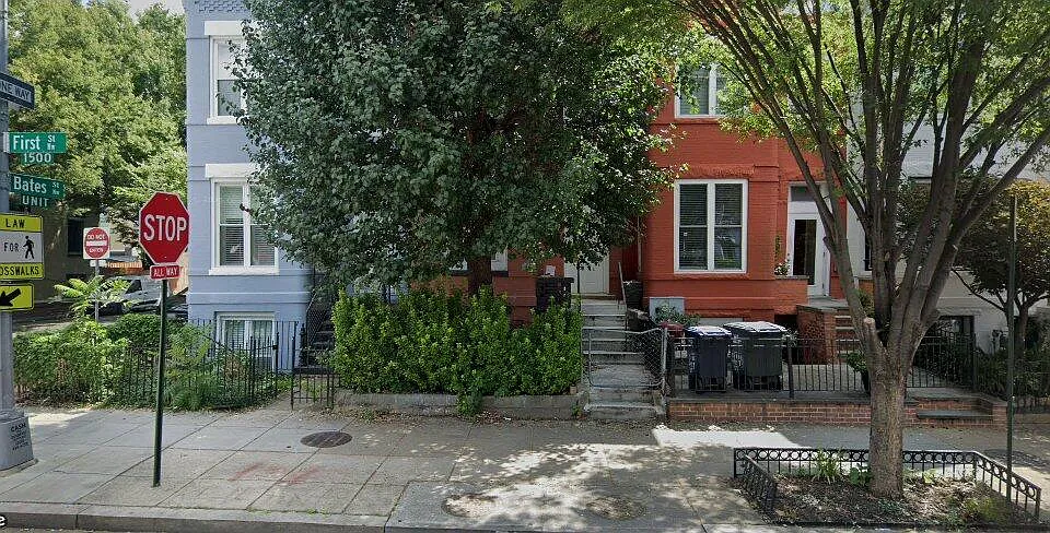 1521 1st St NW