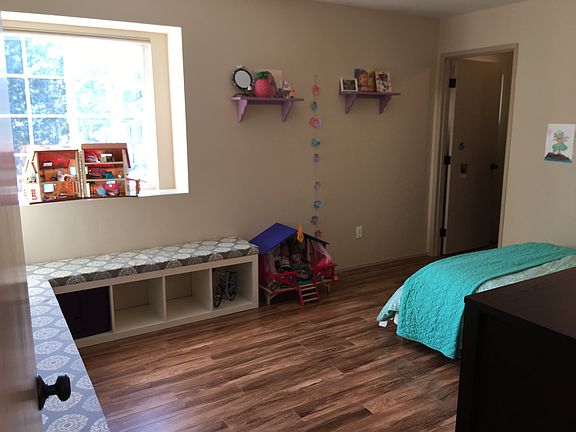 4th image of 4014 45th Ave NE