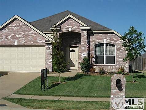 1st image of 900 Charlotte Dr