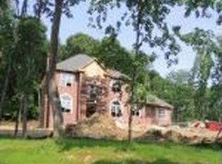 29 Stone Pond Ter, Mahopac, NY 10541