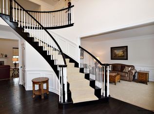 3640 Doral Dr, Elgin, IL 60124