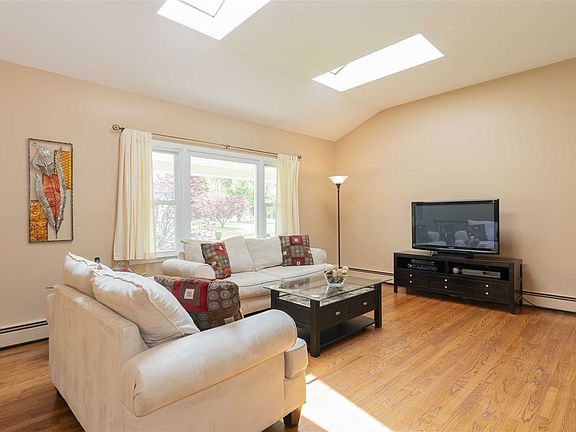 4th image of 18 Gabriella Rd
