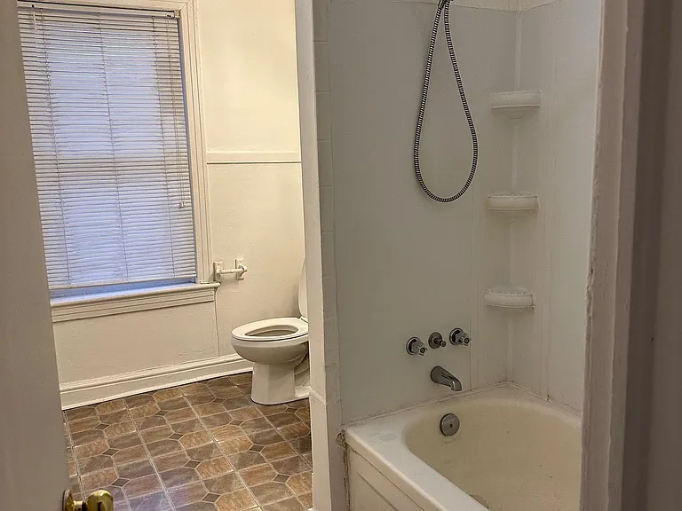 17 Main St S #2 — Photo 3