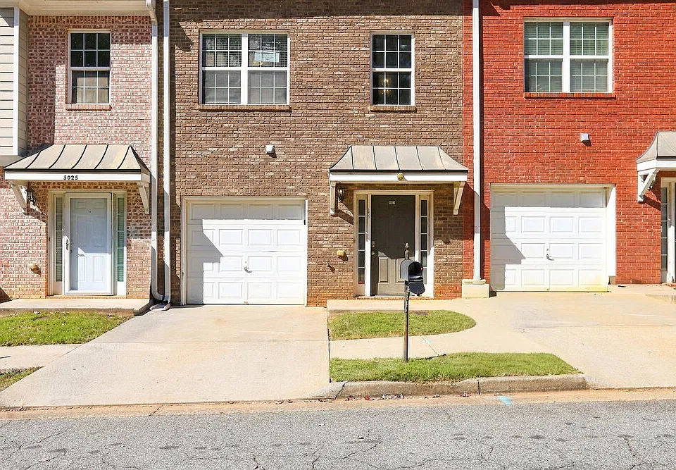 5023 Lower Elm St