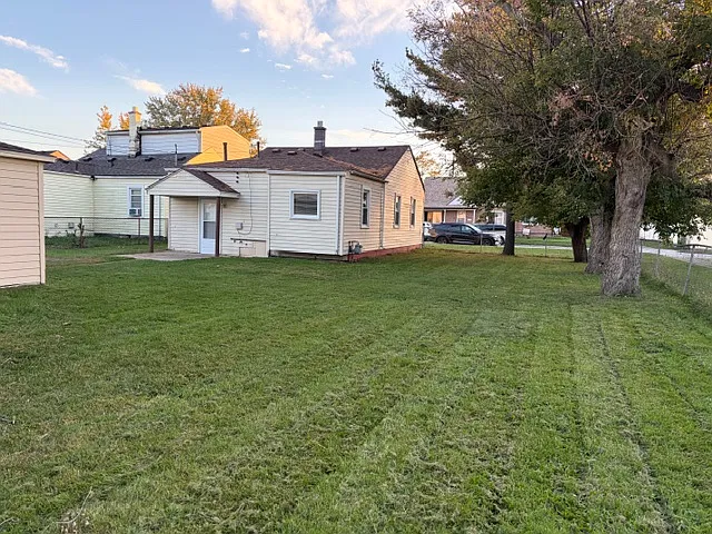 3 bed, 1000 sqft, $1,350 — Photo 3