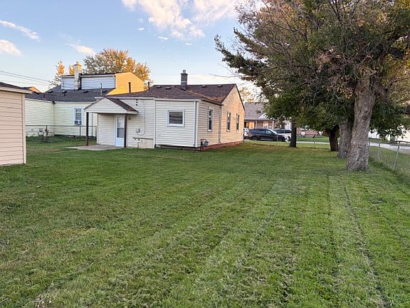 3rd image of 2578 Norman St