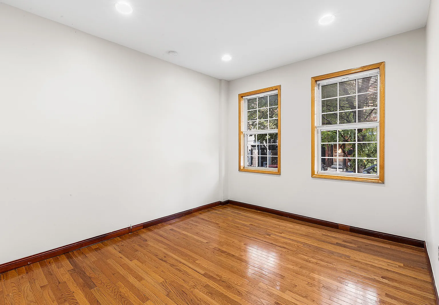 3 bed, 1618 sqft, $2,600 — Photo 2
