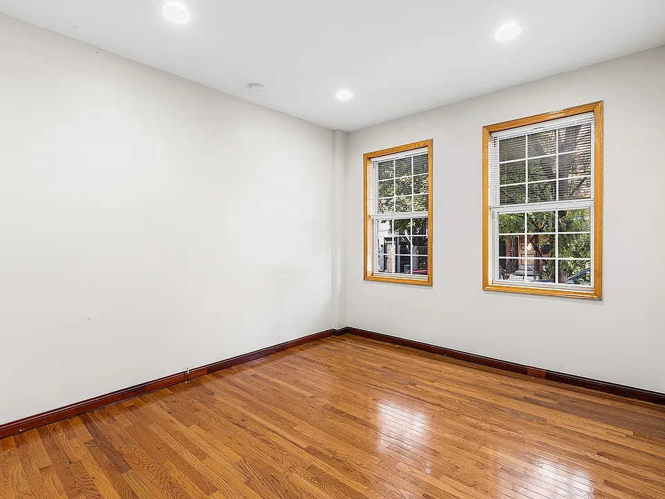 Entry Living Area