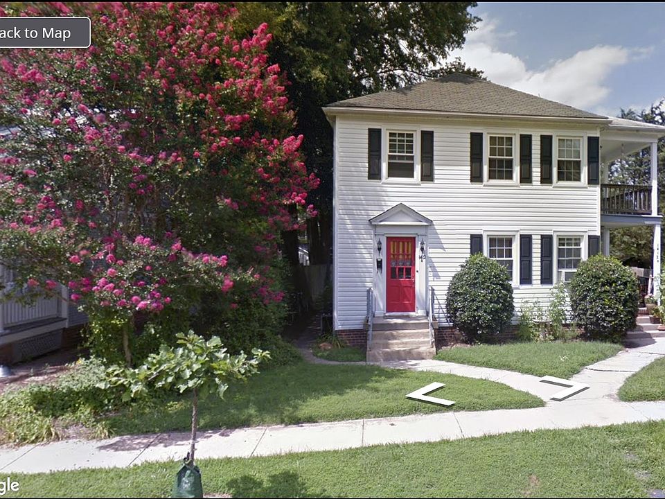 Duplex Front. Apartment located upstairs.