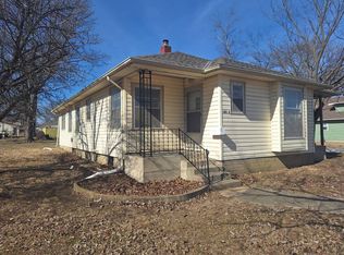 101 S Plummer Ave, Chanute, KS 66720