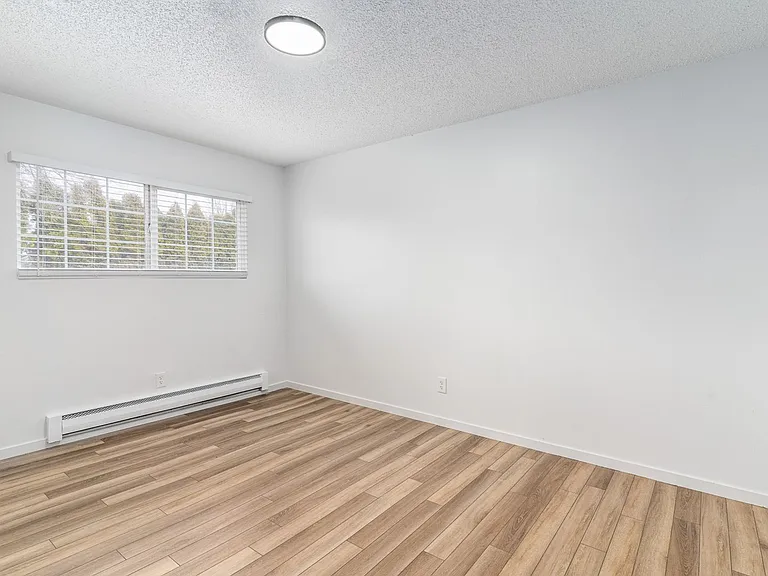 10417 E 4th Ave — Photo 25