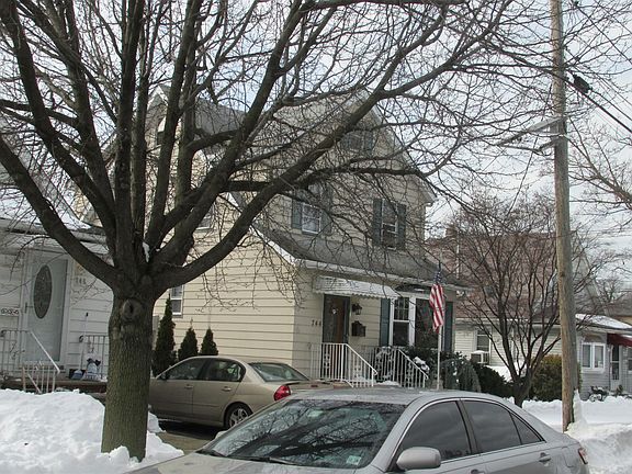3rd image of 744 Kingsland Ave
