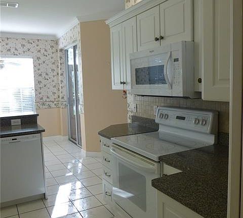 4th image of 15001 Lakeside View Dr APT 2501