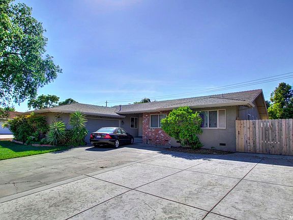 3rd image of 8133 Arroyo Way