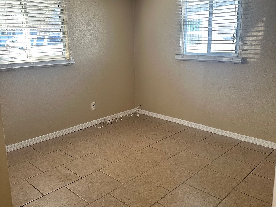 1st image of 11769 104th Ln N
