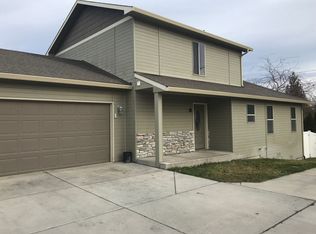 309 N 10th St #B, Selah, WA 98942