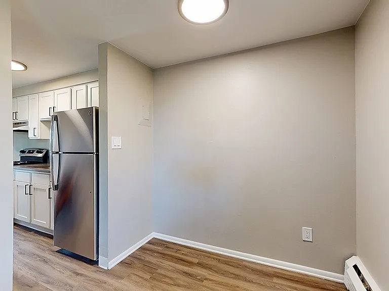 Carousel Apartments — Photo 6
