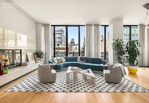 3rd image of 25 Bond St #W