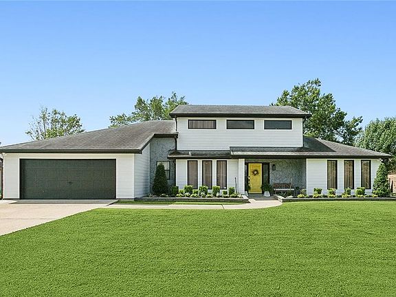 2nd image of 1800 Lake Salvador Dr