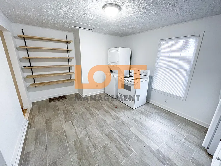 1 Monroe St — Photo 9
