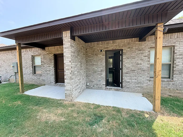 1700 Oakwood Dr #1700 — Photo 8
