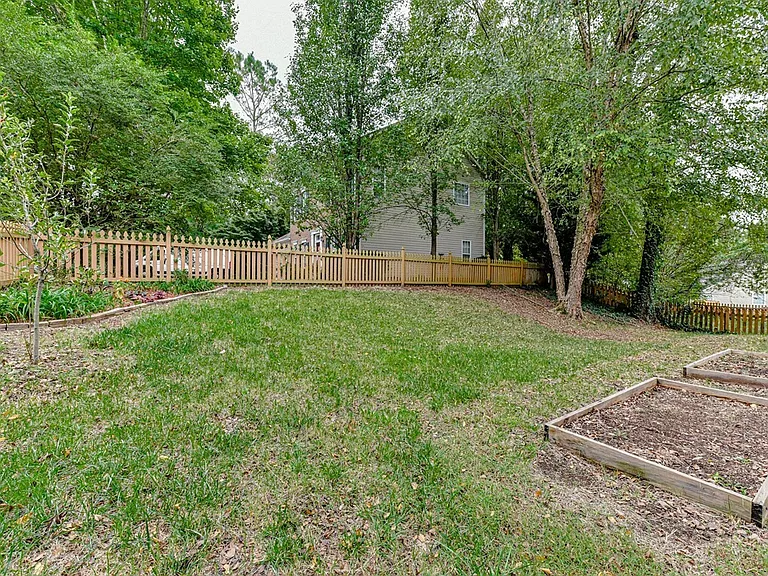 17201 Commons Crossing Dr — Photo 31