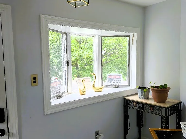 592 Forest St #1 — Photo 4