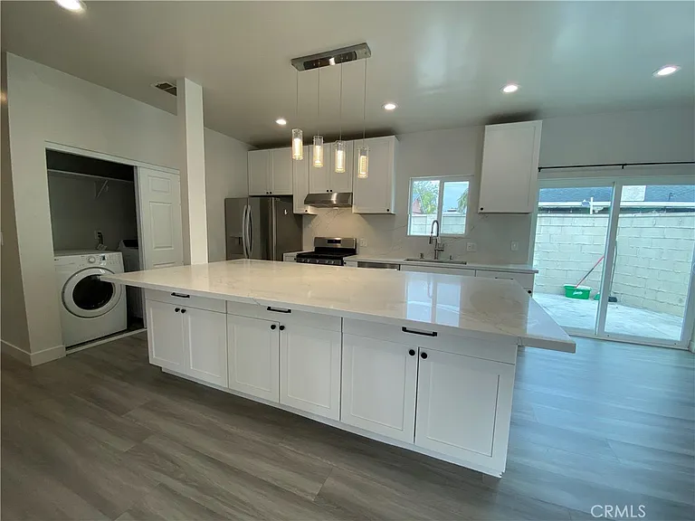 1653 W Chateau Pl #B — Photo 6