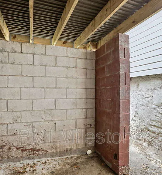 316 N High St — Photo 29