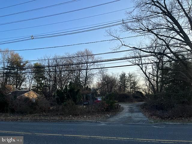 1st image of 857 Derousse Ave