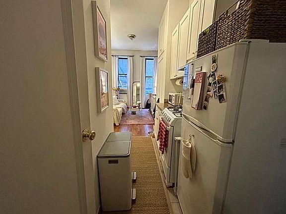 4th image of 419 E 81st St APT 1-C