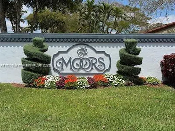 6298 NW 170th Ln, Hialeah, FL 33015