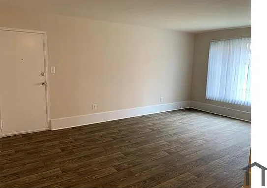 2 bed, 844 sqft, $2,070 — Photo 2