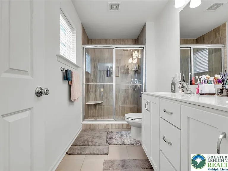 5044 Bellflower Dr — Photo 53