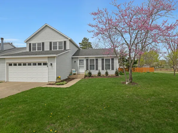 608 Crown Point Dr, Buffalo Grove, IL 60089