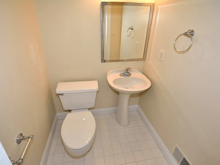 9425 Van Arsdale Dr — Photo 25