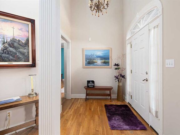 3rd image of 1048 Bay Colony Dr
