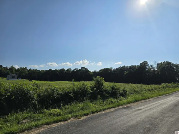 2721 Nichols Rd, Princeton, KY 42445