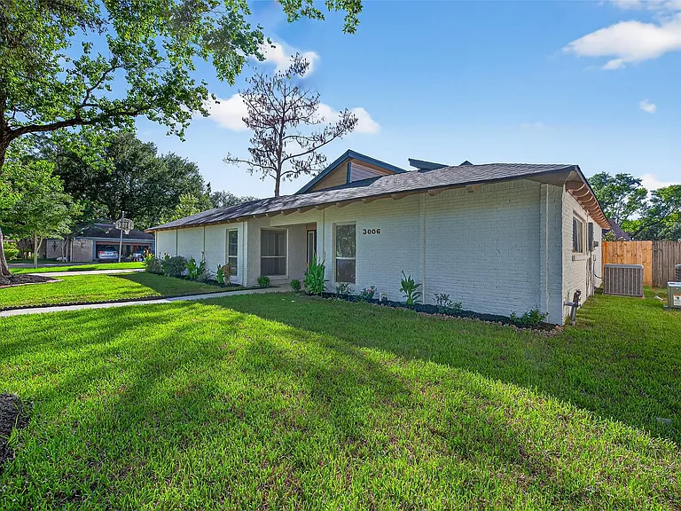 3006 Golden Hills Ln — Photo 5