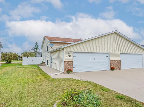 4719 Townsite Pl S, Fargo, ND 58104