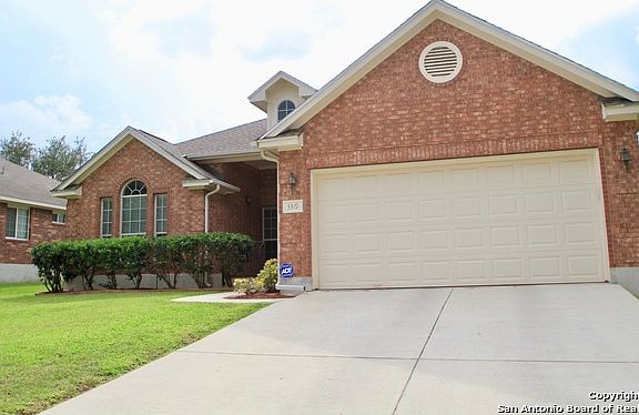 2nd image of 3319 Dovetree Ln