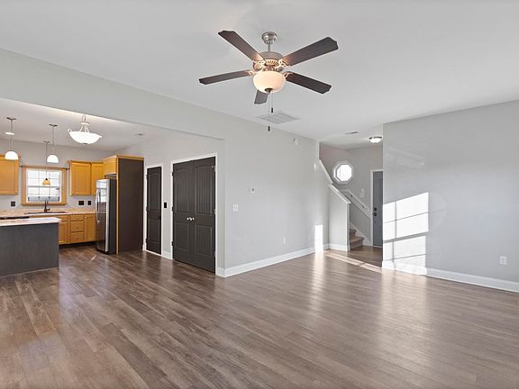 4th image of 103 Costa Ct