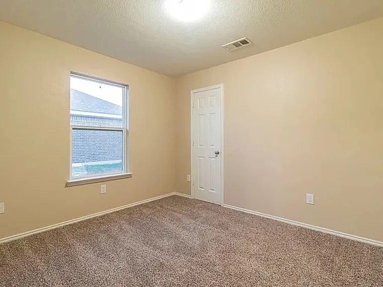 5801 Hercules Ave — Photo 10
