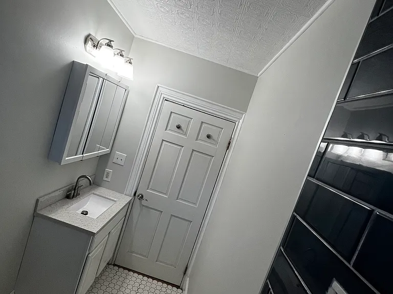 24 Lawrence St #A — Photo 8