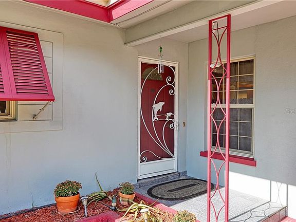 3rd image of 552 Oakwood Dr