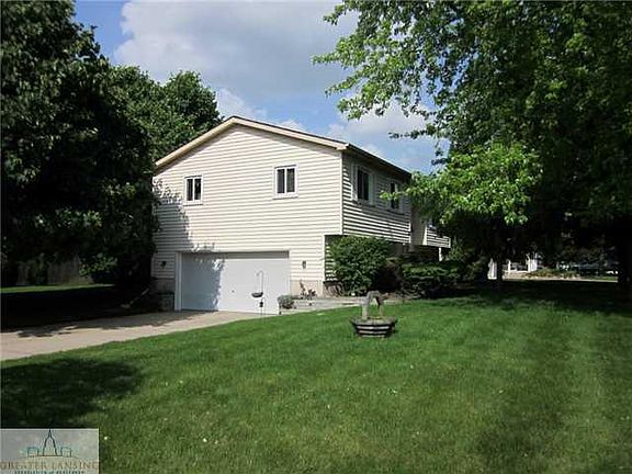 3rd image of 3482 Parkwood Dr