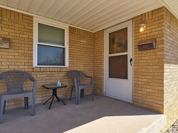 3rd image of 423 Beechwood Dr