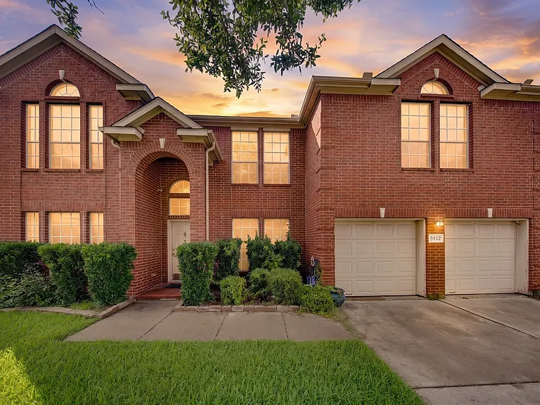 5912 Saddleridge Ct — Photo 1